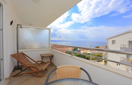 Jesenice Apartment | One bedroom apartment with terrace and sea view Sumpetar, Omiš (A-11798-c)