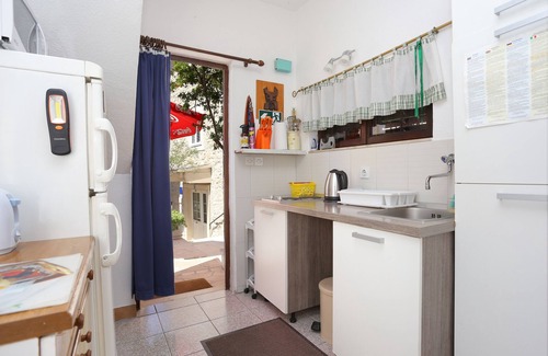 Makarska Old Town Apartment | One bedroom apartment with terrace Makarska (A-19038-a)