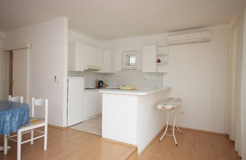 Ratac Apartment | One bedroom apartment with terrace and sea view Makarska (A-6839-a)