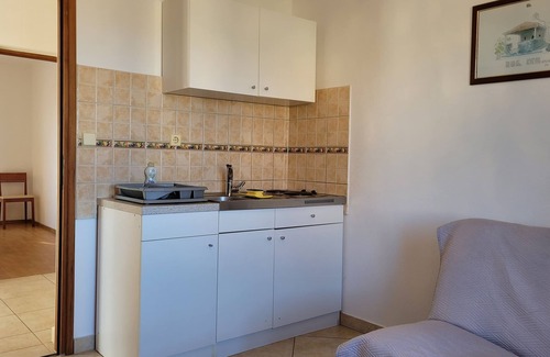 Municipality of Omisalj Apartment | One bedroom apartment with balcony and sea view Omišalj, Krk (A-19410-b)
