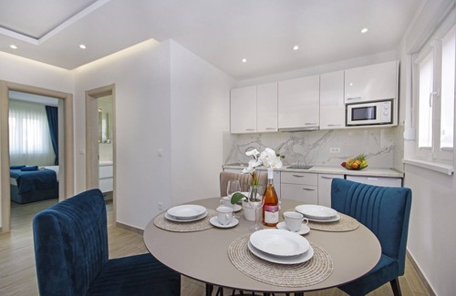 Promajna Apartment | One bedroom apartment with terrace and sea view Promajna, Makarska (A-21102-j)