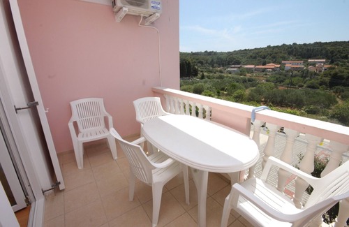 Soline Apartment | One bedroom apartment with terrace and sea view Cove Soline, Dugi otok (A-448-e)