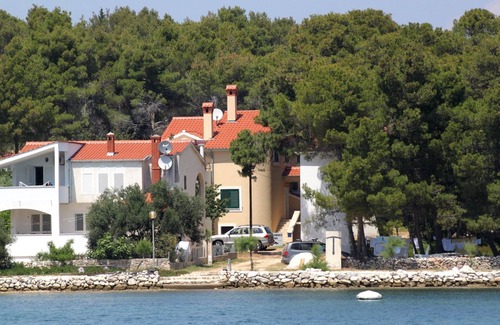 Verunic Apartment | One bedroom apartment near beach Verunić, Dugi otok (A-8103-b)