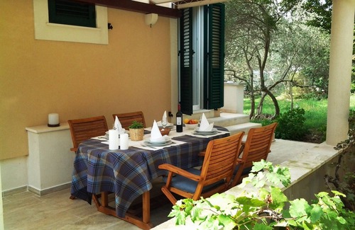 Verunic Apartment | One bedroom apartment near beach Verunić, Dugi otok (A-8103-b)