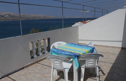 Metajna Apartment | One bedroom apartment with terrace and sea view Metajna, Pag (A-6336-b)