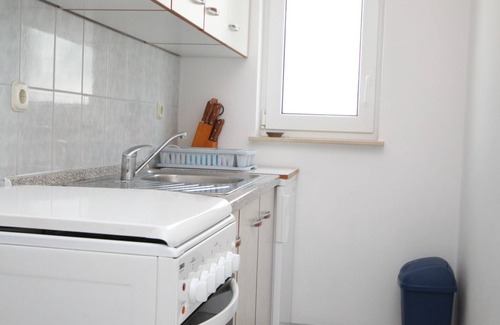 Metajna Apartment | One bedroom apartment with terrace and sea view Metajna, Pag (A-6336-d)