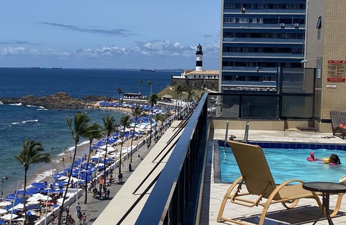 Barra Apartment | One bedroom apartment in a Flat facing the sea - Farol da Barra beach.