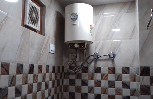 Lajpat Nagar House | One bedroom apartment with attached kitchen and washroom along with fridge