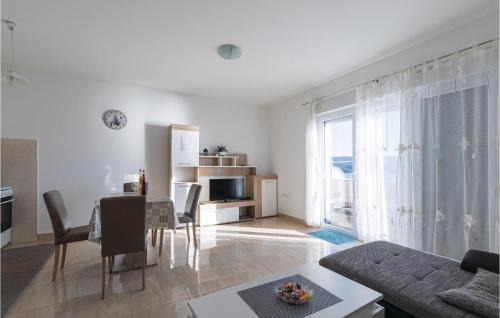 Komarna Apartment | One-Bedroom Apartment Klek With Sea View 02