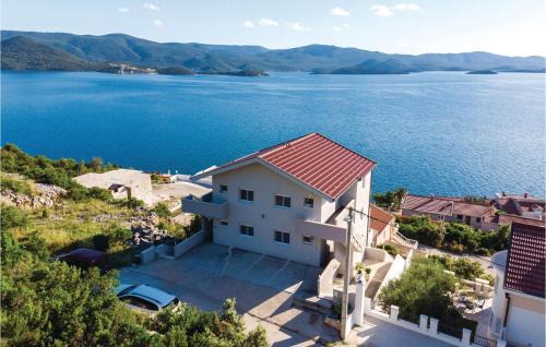 Komarna Apartment | One-Bedroom Apartment Klek With Sea View 02