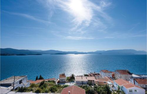 Komarna Apartment | One-Bedroom Apartment Klek With Sea View 02