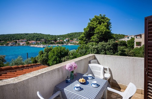 Zdrelac Apartment | One bedroom apartment near beach Ždrelac, Pašman (A-12662-a)