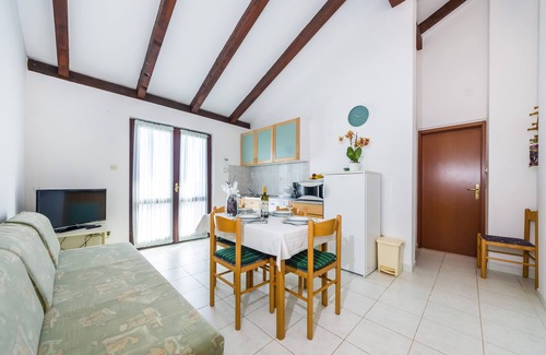 Zdrelac Apartment | One bedroom apartment near beach Ždrelac, Pašman (A-12662-b)