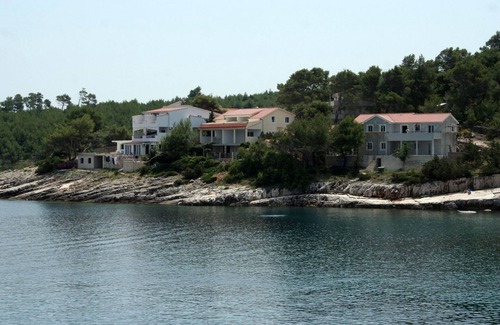 Cove Basina (Jelsa) Apartment | One bedroom apartment near beach Basina, Hvar (A-4599-g)