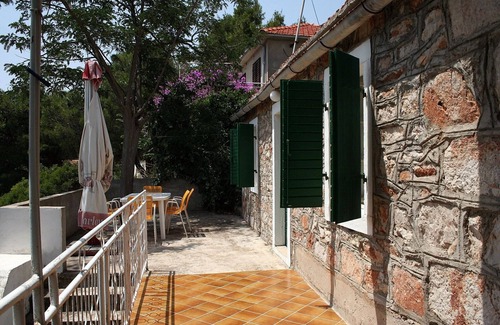 Cove Basina (Jelsa) Apartment | One bedroom apartment near beach Basina, Hvar (A-4599-g)