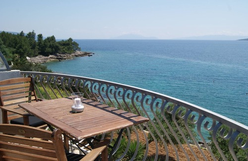 Zavala Apartment | One bedroom apartment near beach Zavala, Hvar (A-553-d)