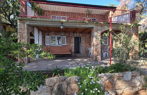 Zavala Apartment | One bedroom apartment near beach Zavala, Hvar (A-8774-b)