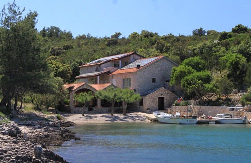 Scedro Apartment | One bedroom apartment near beach Cove Karkavac - Šćedro, Hvar (A-8801-c)
