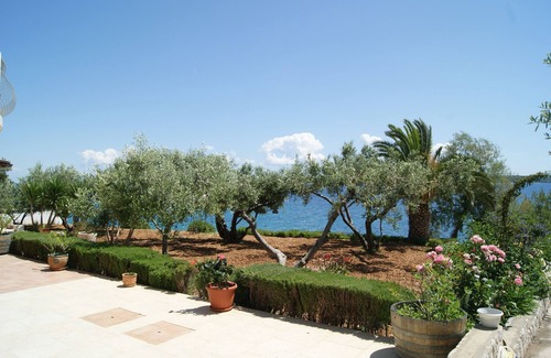 Zavala Apartment | One bedroom apartment near beach Zavala, Hvar (A-553-g)