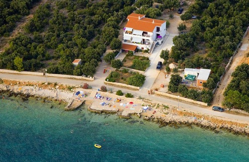 Kolan Apartment | One bedroom apartment near beach Mandre, Pag (A-6284-b)
