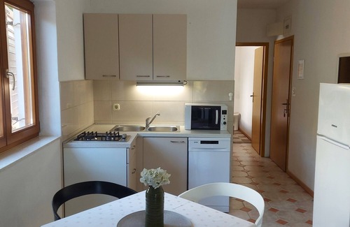 Mandre Apartment | One bedroom apartment near beach Mandre, Pag (A-6518-c)