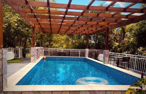 Mahe Island Apartment | One bedroom apartment (Ground Floor)