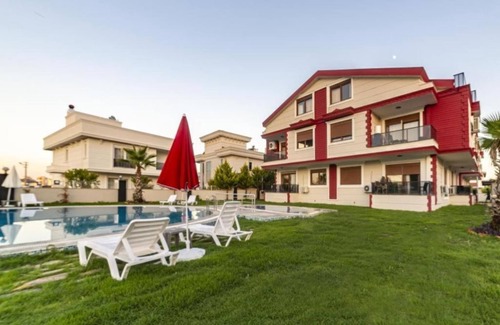 Lara House | One-Bedroom Apartment 1 bed 2 sofa beds