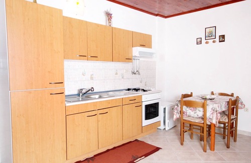 Molat Apartment | One bedroom apartment with terrace and sea view Brgulje, Molat (A-6250-b)