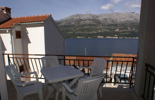 Cove Tri Zala (Zrnovo) Apartment | One bedroom apartment with terrace and sea view Korčula (A-4349-a)