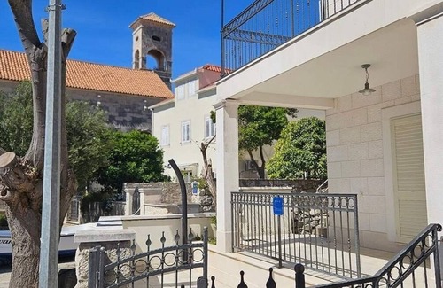 Cove Tri Zala (Zrnovo) Apartment | One bedroom apartment with terrace and sea view Viganj, Pelješac (A-24522-d)