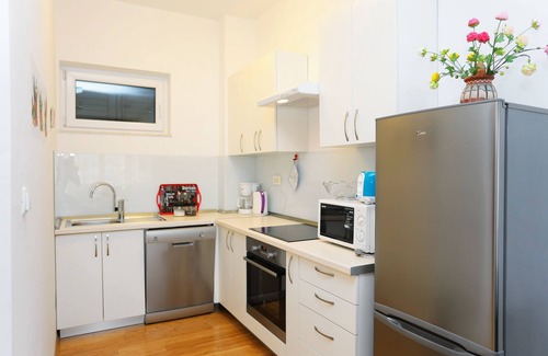 Trogir Apartment | One bedroom apartment with terrace and sea view Trogir (A-16210-a)