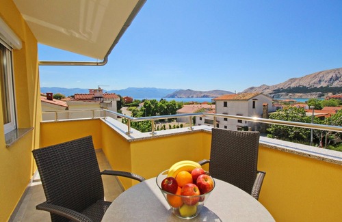 Baska Apartment | One bedroom apartment with terrace and sea view Baška, Krk (A-18716-f)