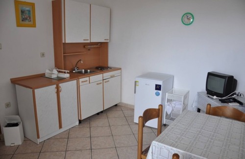 Lopar Apartment | One bedroom apartment with balcony and sea view Lopar, Rab (A-23747-d)