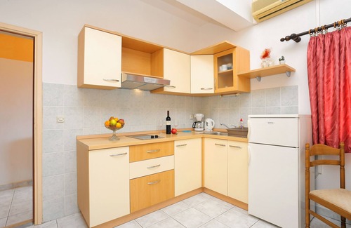 Marina Apartment | One bedroom apartment with air-conditioning Marina, Trogir (A-5953-d)