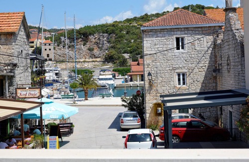 Marina Apartment | One bedroom apartment with terrace Marina, Trogir (A-10327-a)