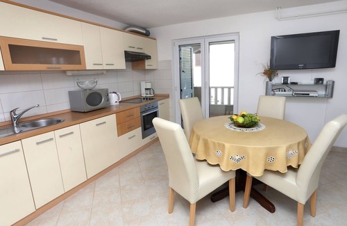 Trogir Apartment | One bedroom apartment with terrace and sea view Trogir (A-8683-a)