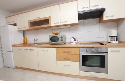 Trogir Apartment | One bedroom apartment with terrace and sea view Trogir (A-8683-a)