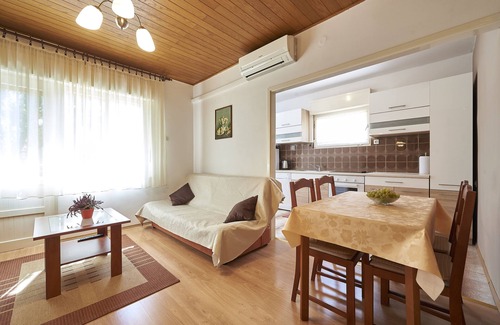 Trogir Apartment | One bedroom apartment with balcony Trogir (A-13102-a)