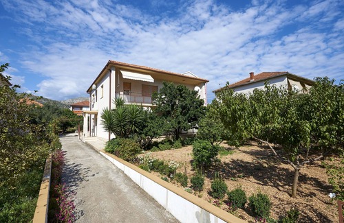 Trogir Apartment | One bedroom apartment with balcony Trogir (A-13102-a)