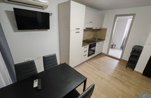 Koper Apartment | One Bedroom Apartment with Shared Terrace in Koper