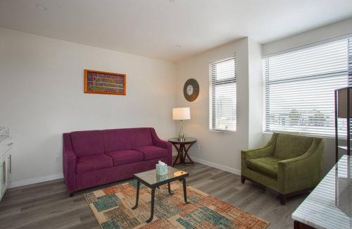 Bankers Hill Hotel | One Bedroom Apartment with Luxurious Furnitures