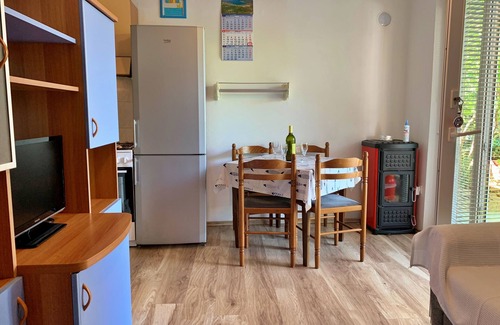 Silo Apartment | One bedroom apartment with terrace Šilo, Krk (A-18729-a)