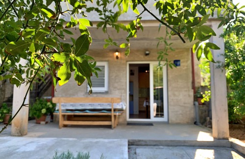 Silo Apartment | One bedroom apartment with terrace Šilo, Krk (A-18729-a)