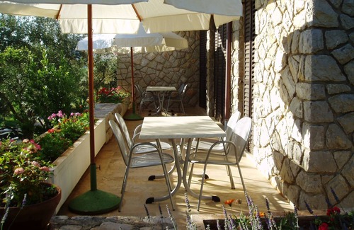 Cres Apartment | One bedroom apartment with terrace and sea view Cres (A-7876-c)