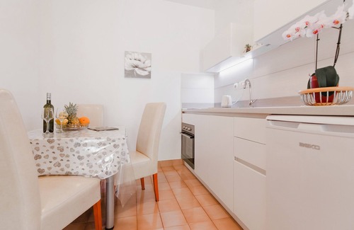 Omis Apartment | One bedroom apartment with terrace Duće, Omiš (A-2773-c)