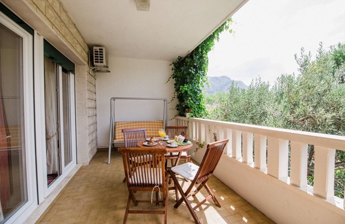 Omis Apartment | One bedroom apartment with terrace Duće, Omiš (A-2773-c)