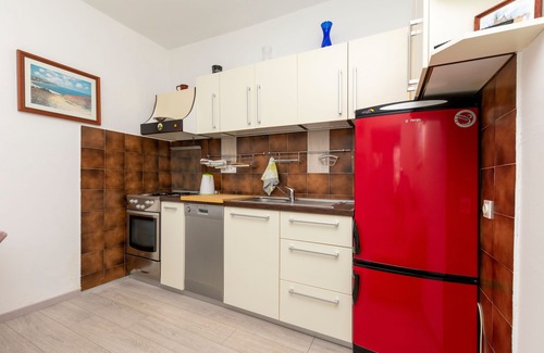 Omis Apartment | One bedroom apartment with terrace and sea view Omiš (A-20787-a)