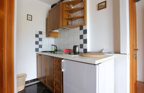 Tice Apartment | One bedroom apartment with terrace and sea view Nemira, Omiš (A-2781-b)