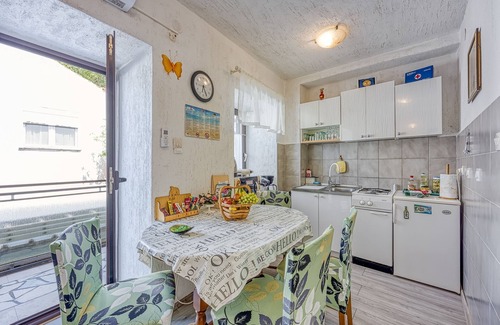 Selce Apartment | One bedroom apartment with balcony Selce, Crikvenica (A-3240-a)