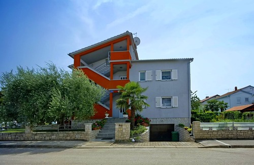 Murine Apartment | One bedroom apartment with terrace Umag (A-22649-a)